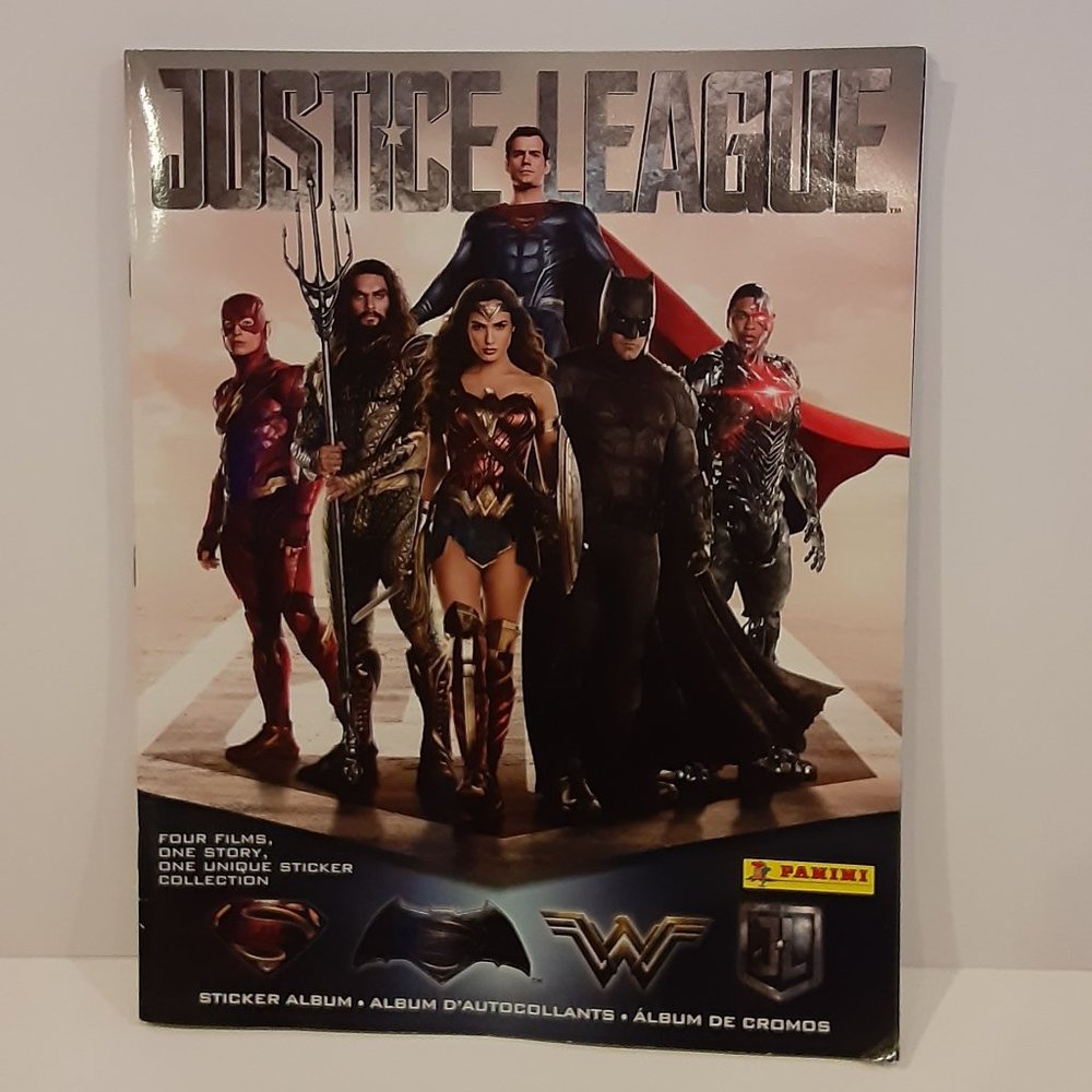 PANINI - JUSTICE LEAGUE STICKER ALBUM - NEW!